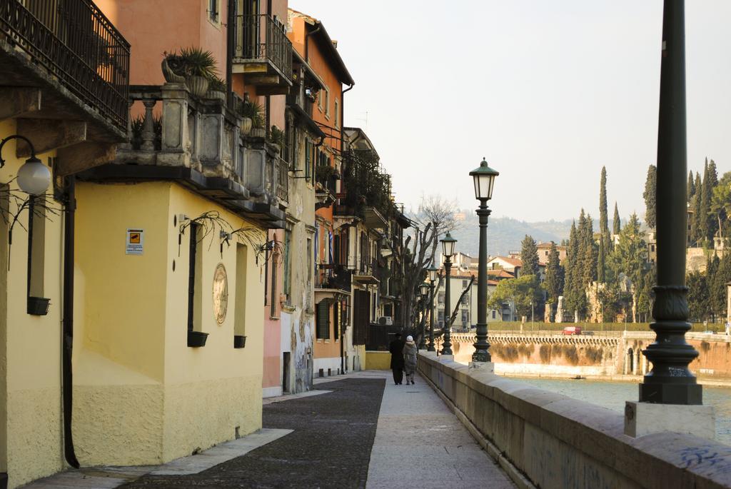 Antica Riva Lägenhet Verona Exteriör bild