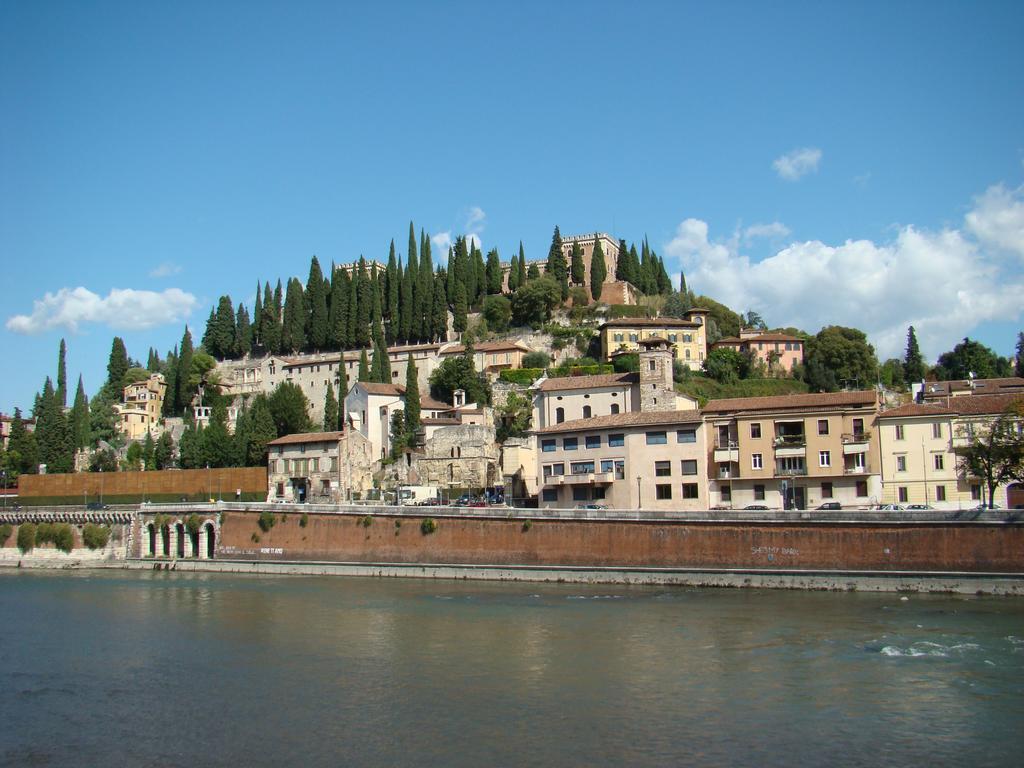 Antica Riva Lägenhet Verona Exteriör bild